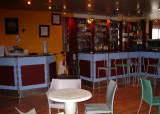 Bar avec vue panoramique sur le Lasermaxx